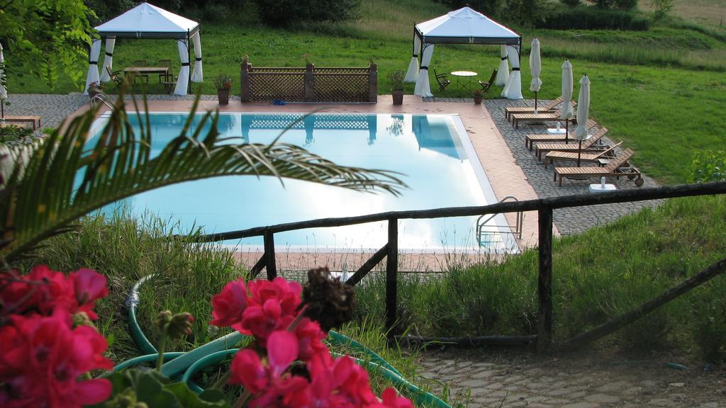 Villa Poggio Di Gaville Meleto ภายนอก รูปภาพ